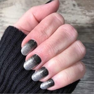 Color Street Nail Strips - Underground Magic Silver Smokey Ombré Glitter